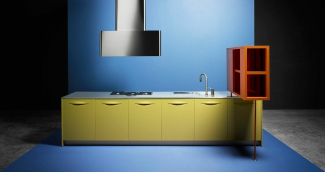 idea cucina aperta cappa aspirante contenitore colore giallo isola centrale