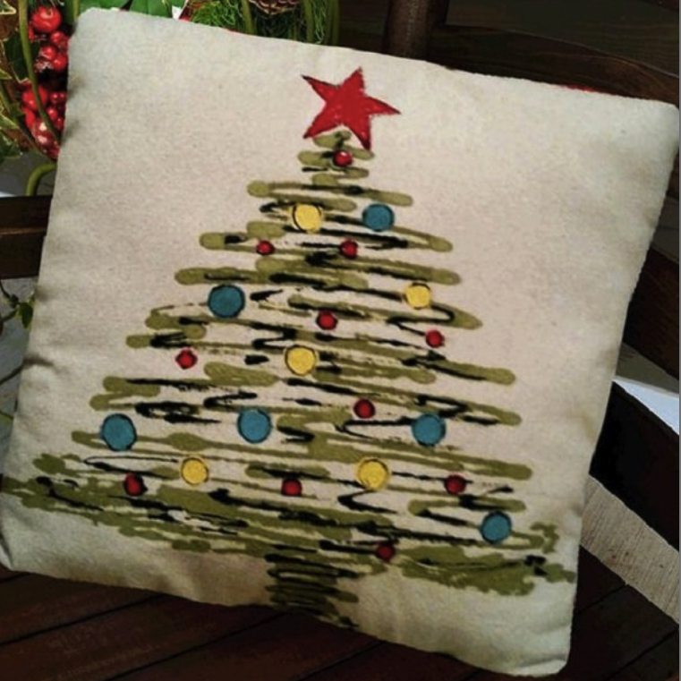 Deco-Noel-2018-Tree-on-pillow