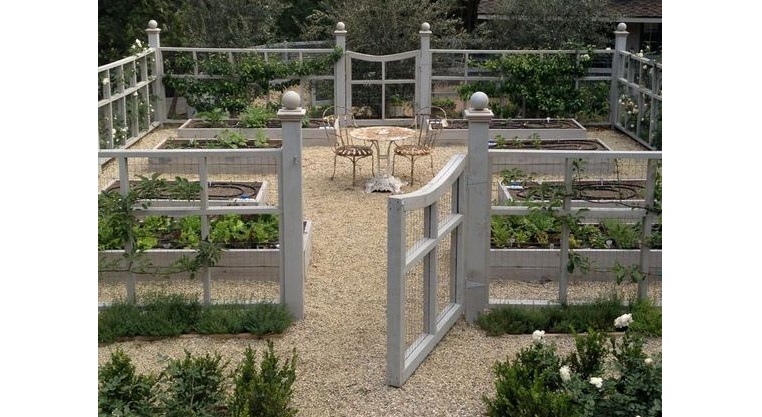recinzione-giardino-legno-bianco