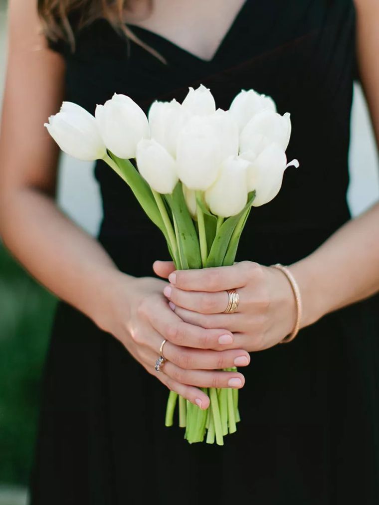 wedding-boquet-bianco-tulip-abito-nero