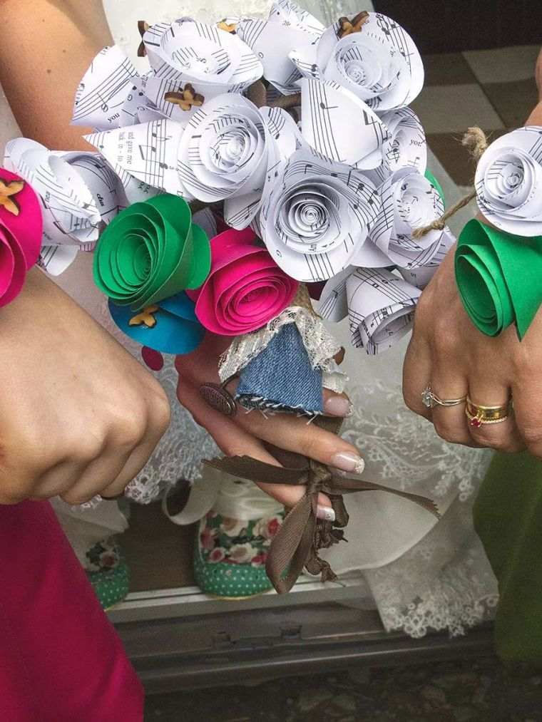 おもしろい-結婚式-ブーケ-紙-花