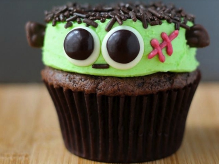 Étkezés-Halloween- Cupcakes-Frankenstein