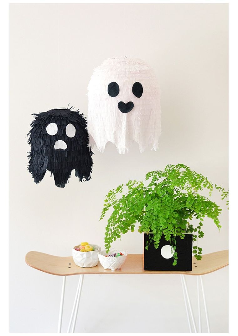 decorazione di halloween con-fai-da-te-fantasma-pinata