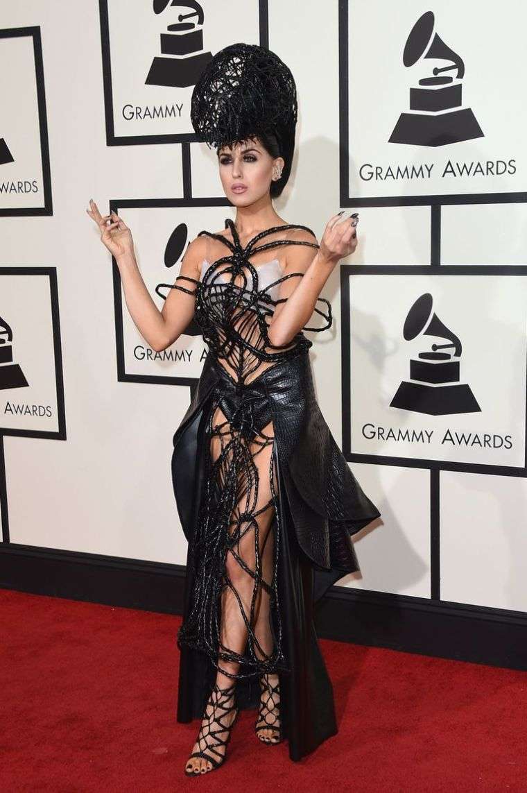„Grammy“ apdovanoja garsenybių originalią aprangą