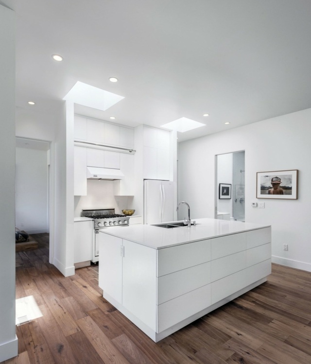 modernios balto dizaino virtuvės