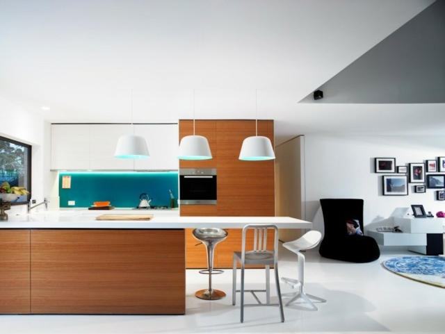 modernios minimalistinio dizaino virtuvės