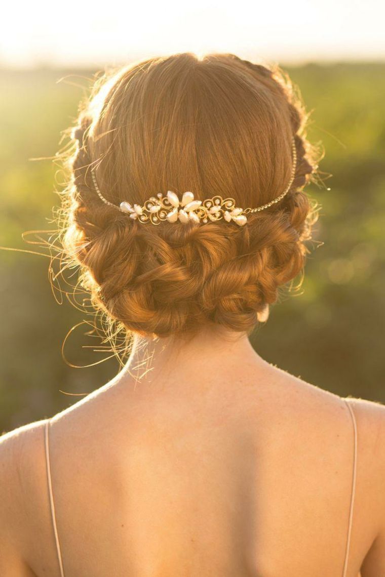 accessorio-capelli-matrimonio-corona-chignon-treccia-stile-romantico