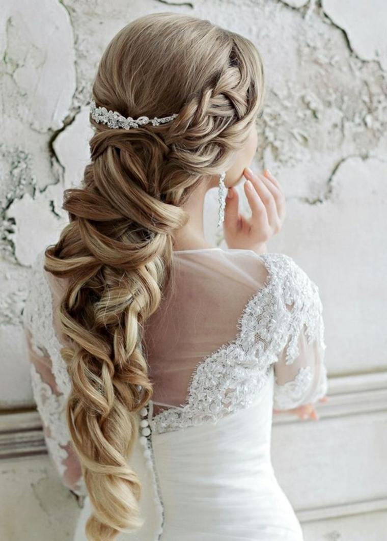 accessorio-capelli-matrimonio-treccia-corona-lunga-sposa-bionda