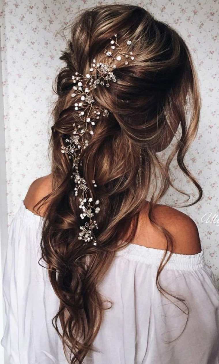 accessorio per capelli da sposa vigne-bohemian-chic-hair-curls-brown-bridal-treccia