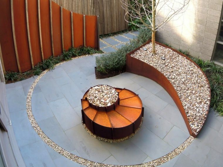 idea di decorazione esterna in acciaio corten