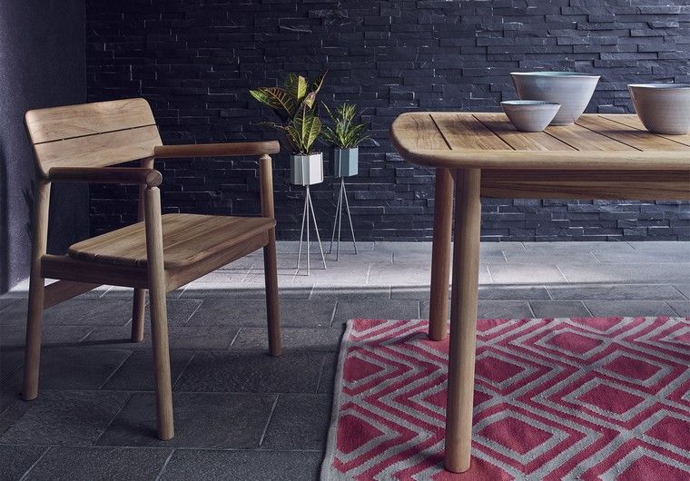 dizajn stolica-drvo-stol-biljka