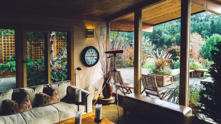 belső-nappali-airbnb-ötletek