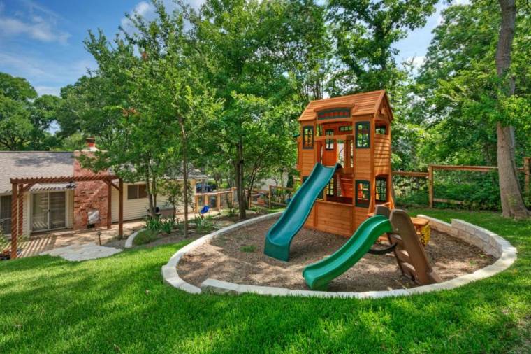 Žaidimų aikštelės idėja sodas medinis namas vaikas