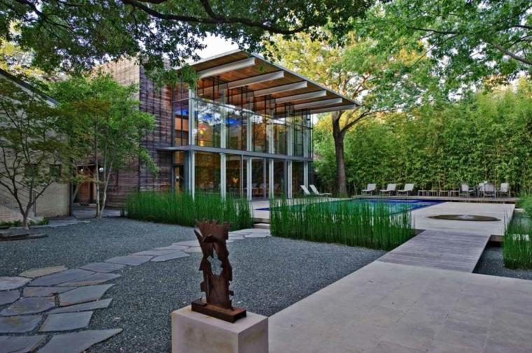minimalistinis sodo dizaino šiuolaikinis namas