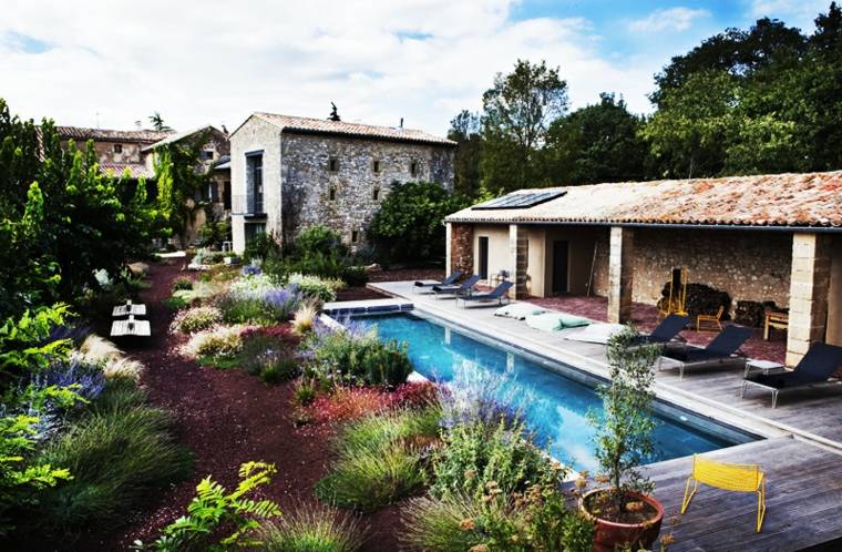 progettazione moderna della piscina all'aperto idea moderna casa con giardino paesaggistico