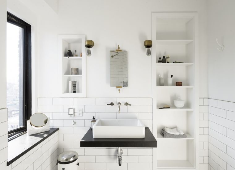 arredo bagno in bianco e nero