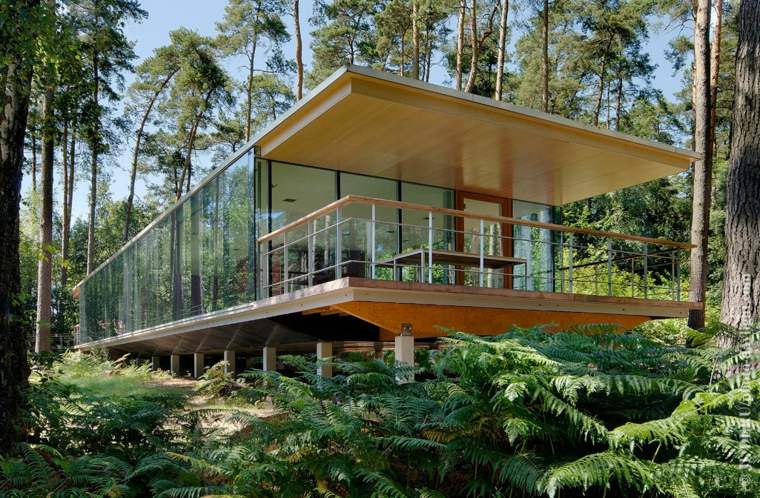 建築家の家の造園木製テラス