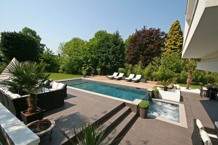 piscina-giardino-design-moderno
