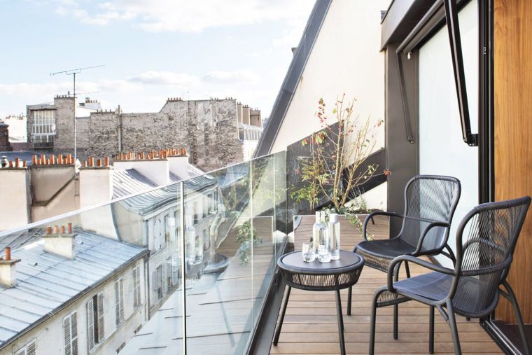balcone esterno moderno