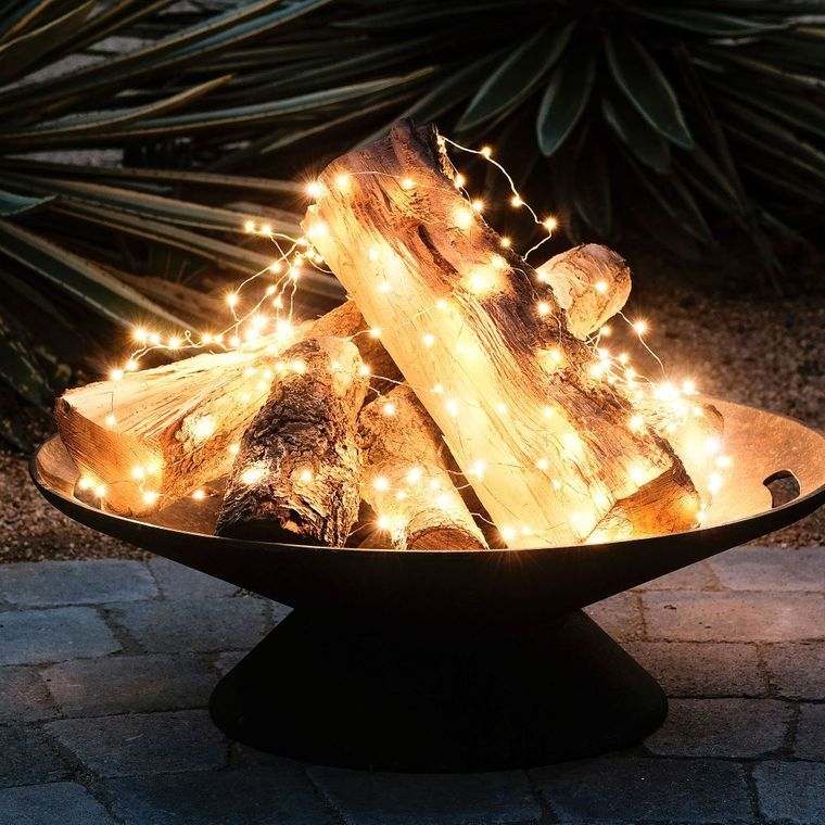 Arredare il caminetto del balcone