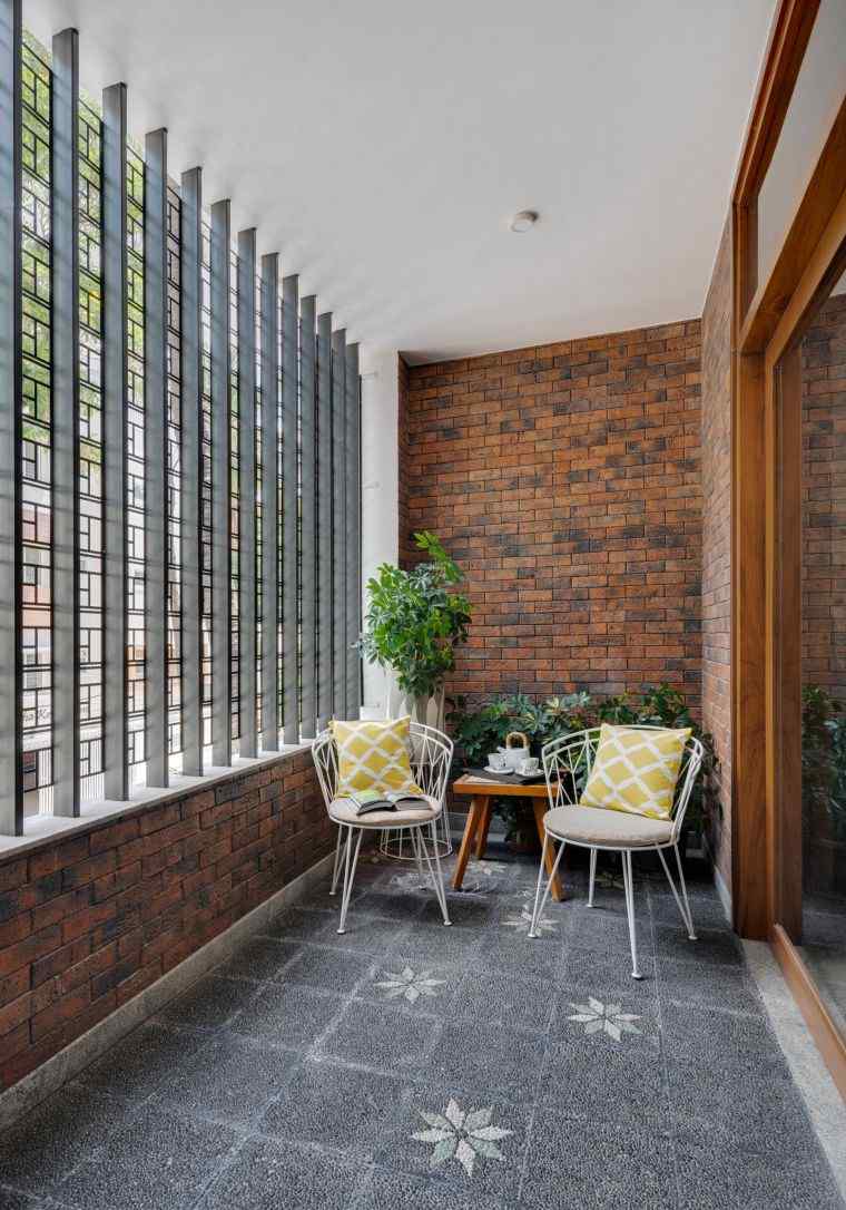 decora il tuo balcone minimalista
