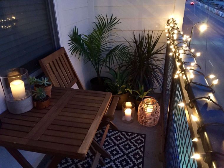 illuminazione del piccolo balcone