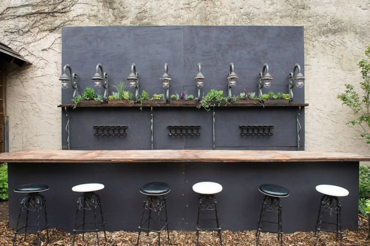 small-terrace-bar-layout-exterior-garden