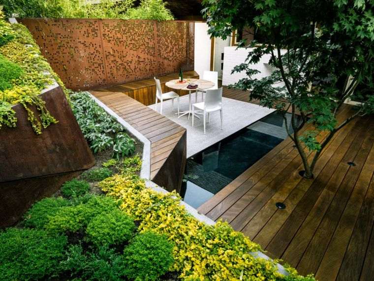 piccolo-giardino-esterno-spazi-acquatici-terrazza