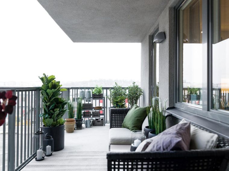 appartamento con balconcino