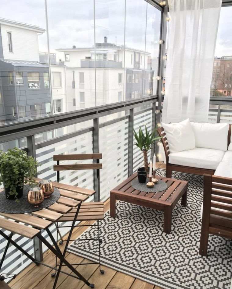 drvena sofa za balkon