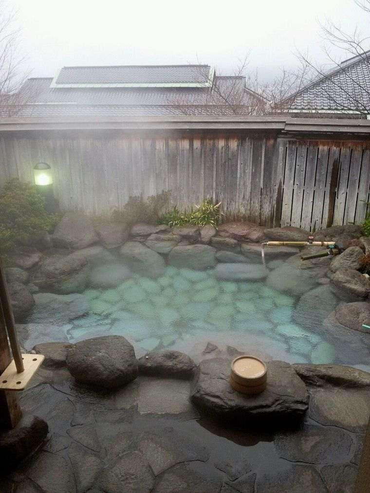 tereprendezés szabadtéri gyógyfürdő melegvizes medence kert
