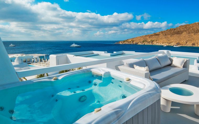 bazen-whirlpool-terasa-luksuzni-hotel-slika