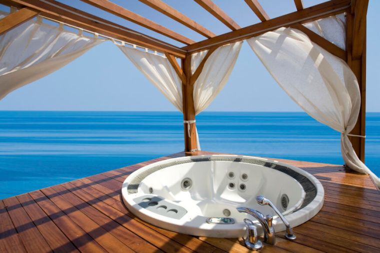 vanjska-jacuzzi-drvena-decking-terasa