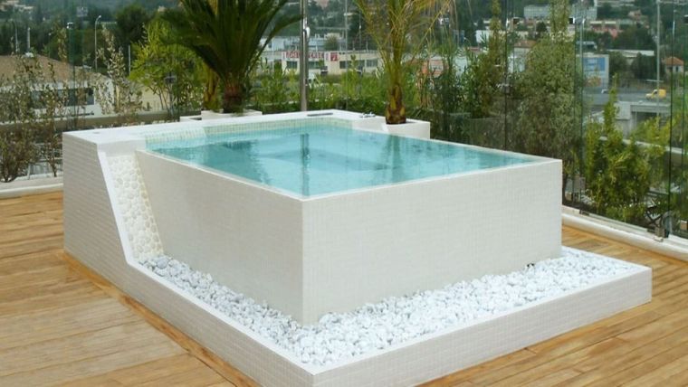 whirlpool-outdoor-spa-jacuzzi