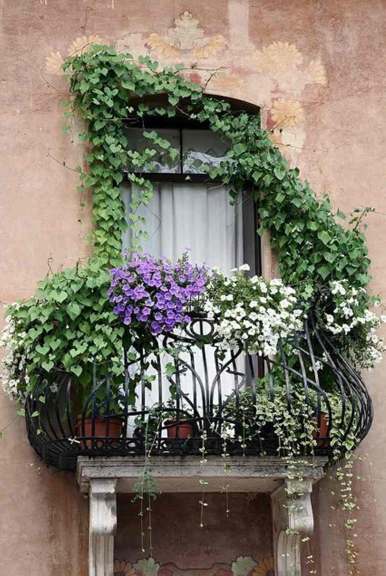 díszítse erkélyét - virágok