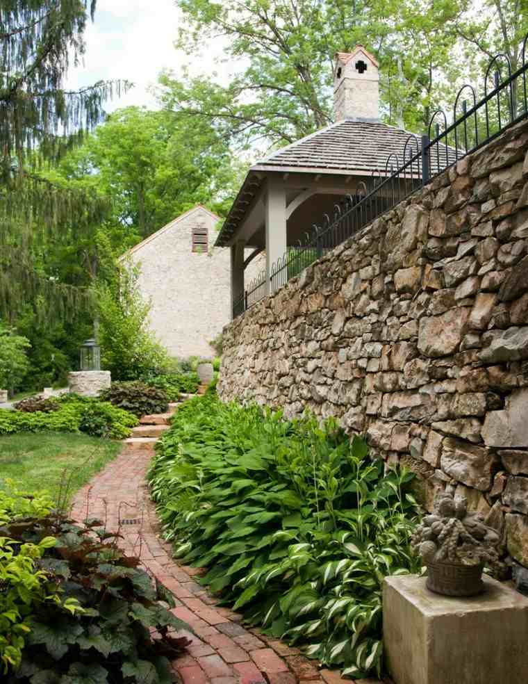percorso del giardino pavimentato abbellimento decorazione dell'ingresso della casa