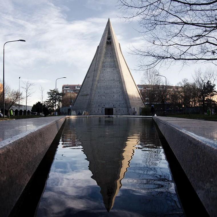 modernios architektūros dizainas-pastatas-bažnyčia-st-giovanni-bono-milan-italy