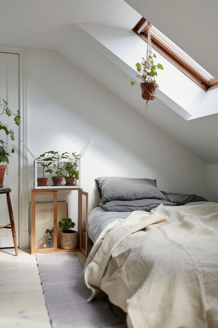 camera da letto moderna con piante verdi