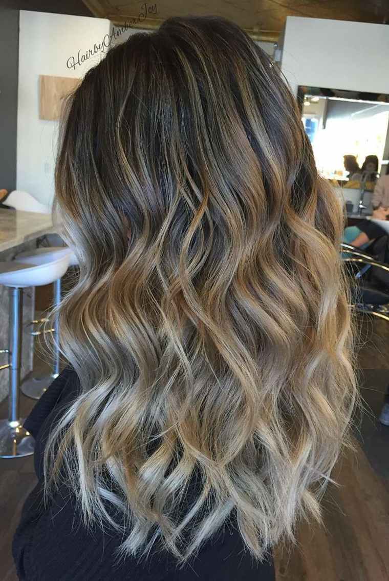 balayage ombre capelli biondi effetto naturale