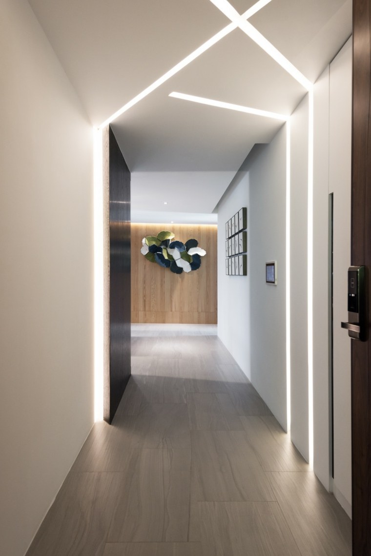 illuminazione ambientale a strisce led casa integrata ingresso corridoio striscia led