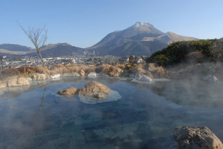 別府-湯布院-スチームバス-火山-水-日本