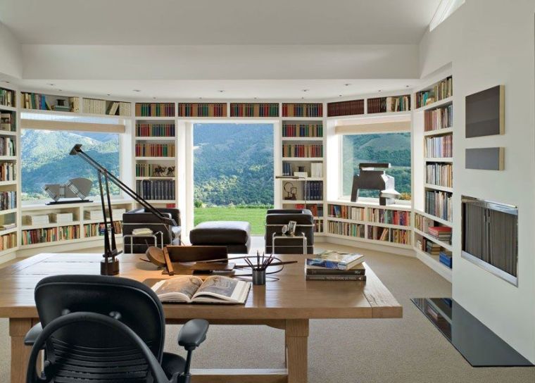 libreria personalizzata scaffalature bianche idee arredamento spazio di lavoro per ufficio