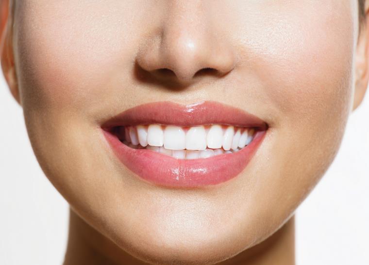 歯のホワイトニング健康-美容-笑顔-製品