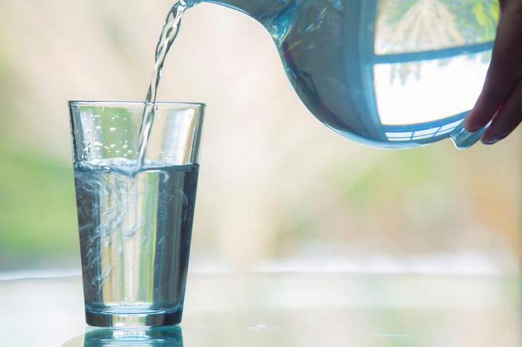 体重を減らすために水を飲むアラーム