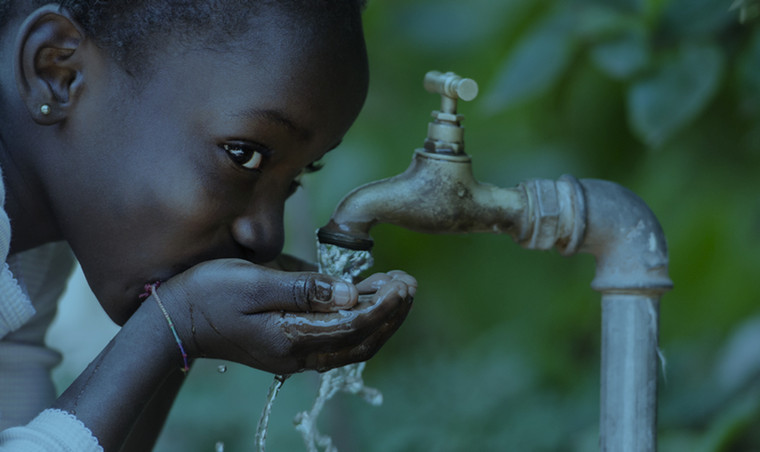 bere acqua per perdere peso importante a qualsiasi età