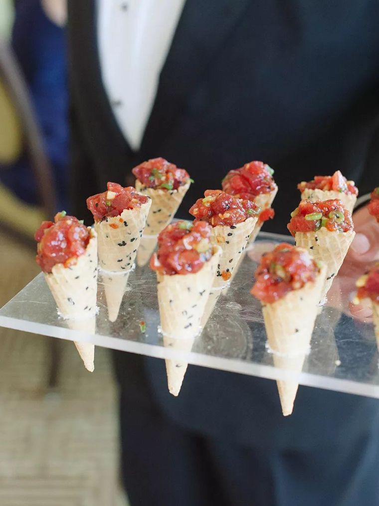 aperitiv-vjenčanje-hladni-švedski stol-salata-tuna-tartare
