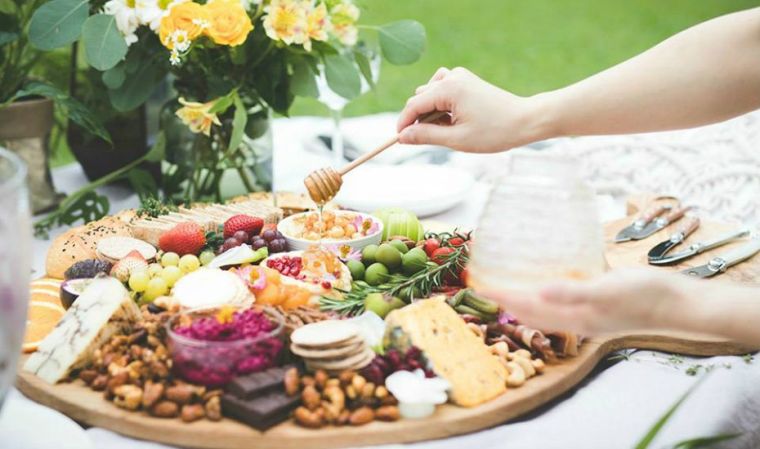 svadbeni švedski stol ideja-jelovnik-vino-časti-prijem-prezentacija-izvornik