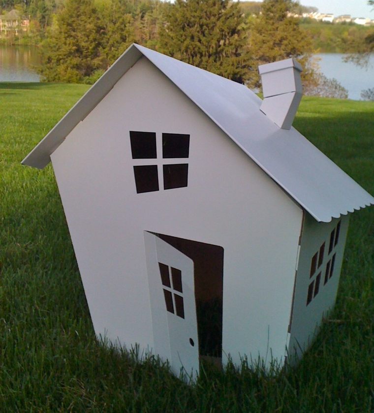 casa di cartone idea fai da te attività per bambini brico deco