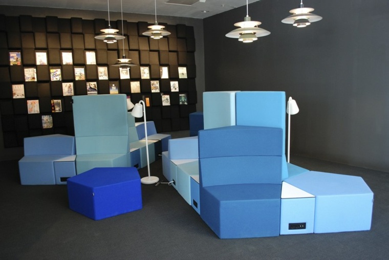szekcionált kanapék design nappali belső futurisztikus modern függő lámpa