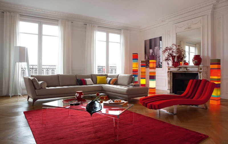idee-kauč-divan-kauč-dnevna soba-rochebobois-crveni-tepih